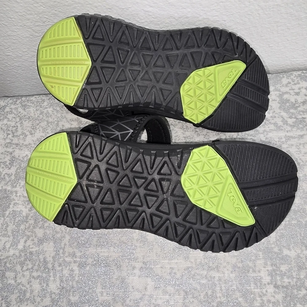 Teva Black and Green  Tidepool  Sport Kids Sandal Size 1
